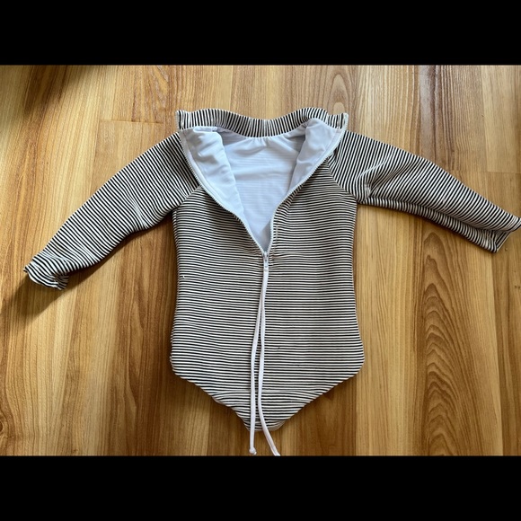 Of One Sea Girls Long Sleeve Zip Up Size 3/4 - Picture 3 of 4